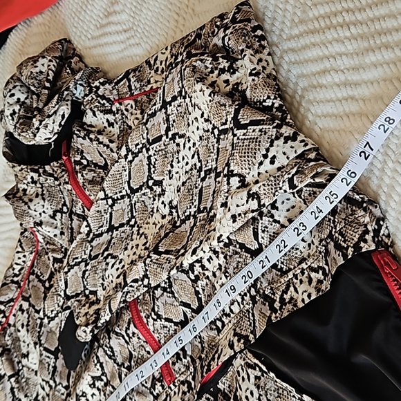 Alala 1x hooded workout pullover w/hood, pockets - Picture 8 of 14